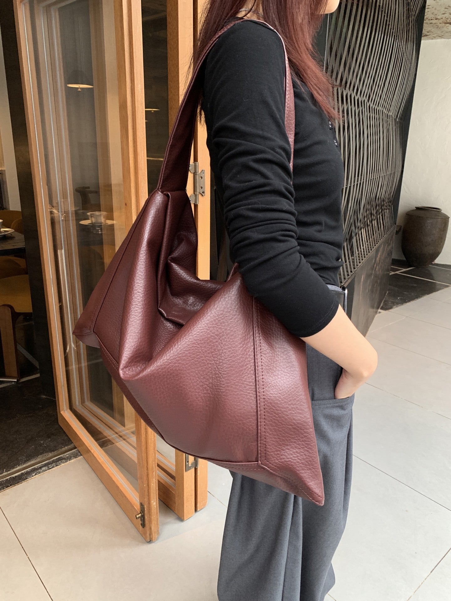 Women's Ge Lazy Relaxed Feeling Underarm Commuter Large Capacity Women's Shoulder Bag