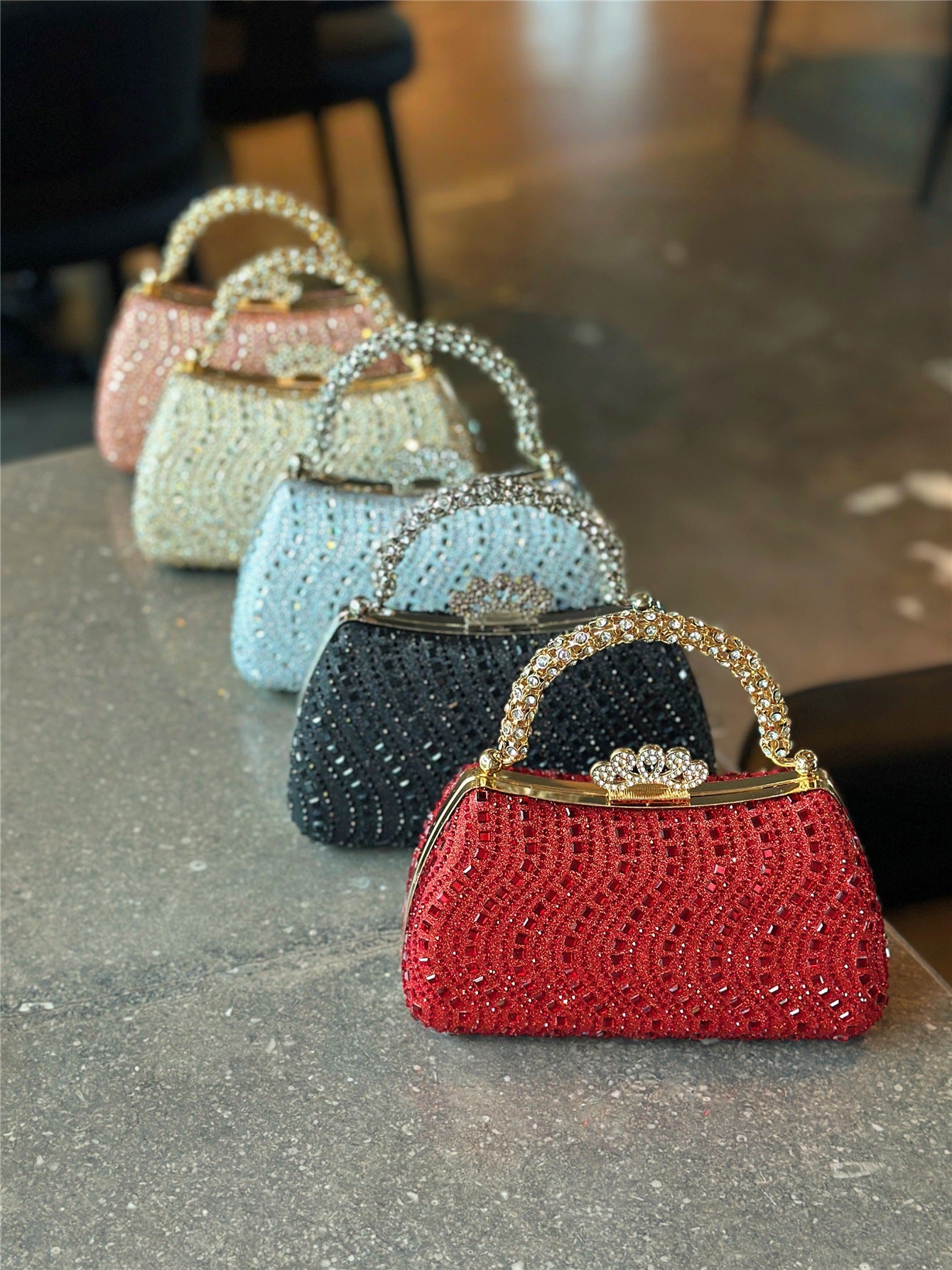 Women's Shiny Gorgeous Rhinestone Ornament Fashion Elegant Luxury Dinner Bag