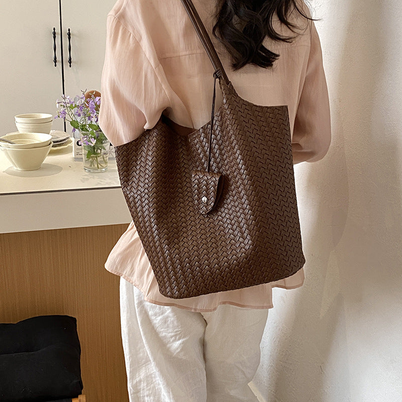 Commute Underarm Large Capacity Versatile Woven Western Style Women's Shoulder Bag