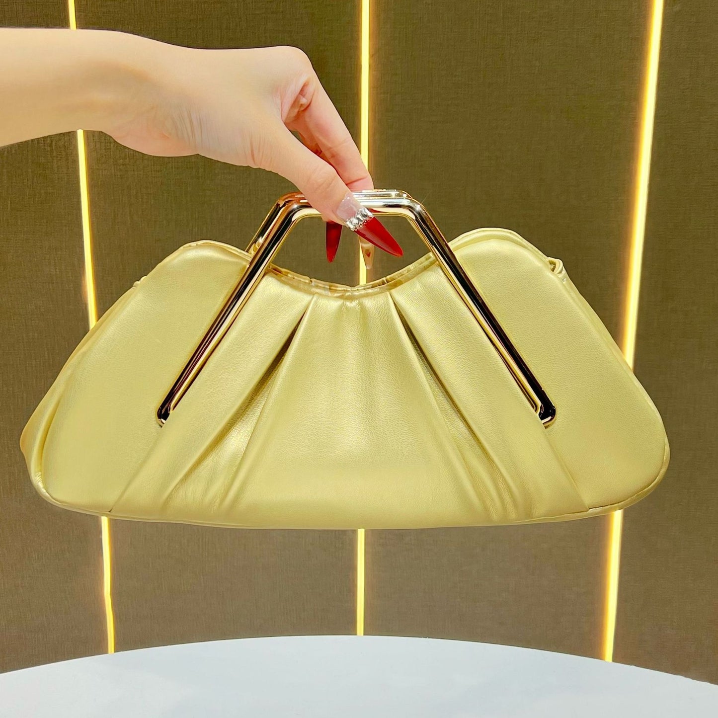 Cool Women's Fashion Pleated Niche Clutch Handbags