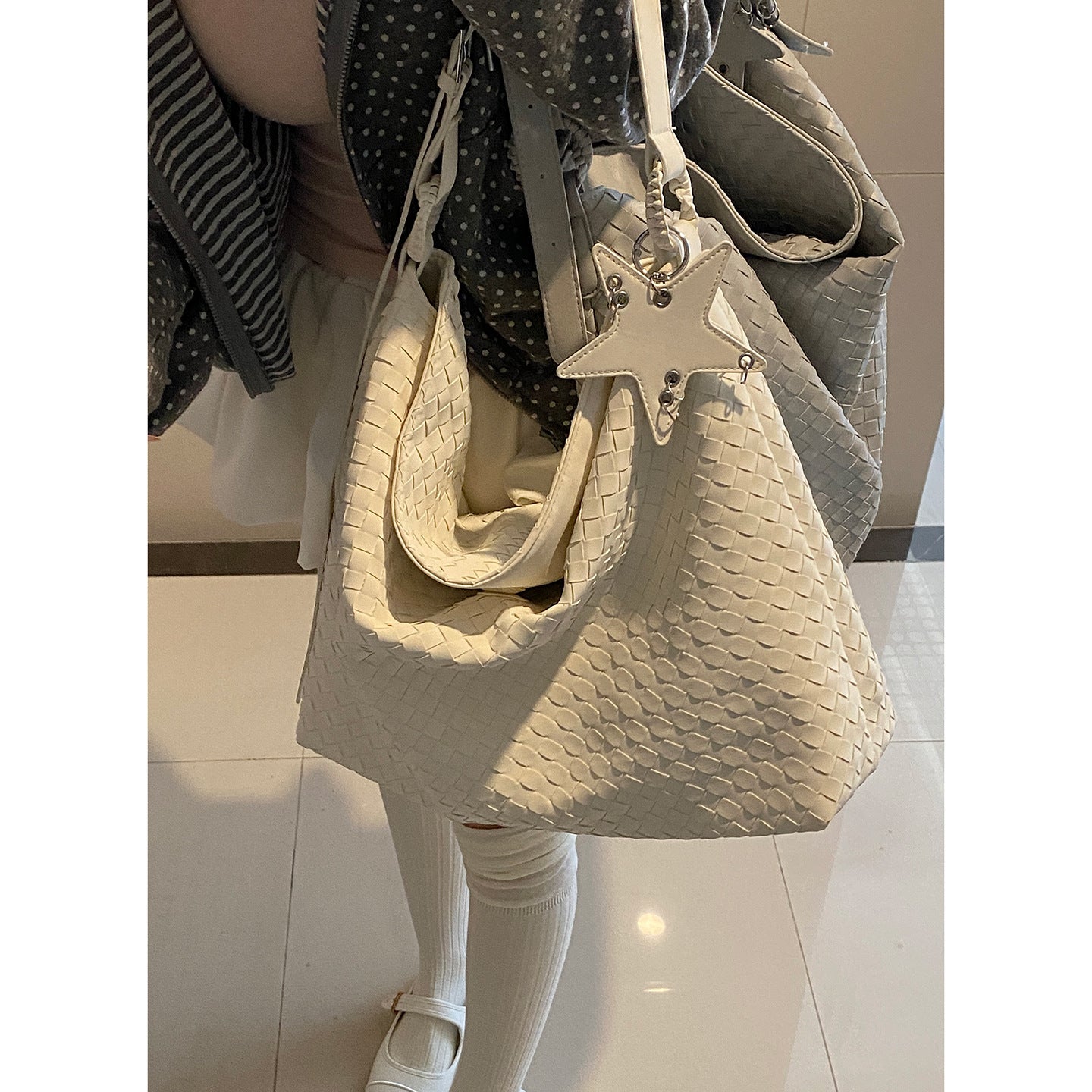 Women's Korean Underarm Commuter Simple Woven Tote Bag