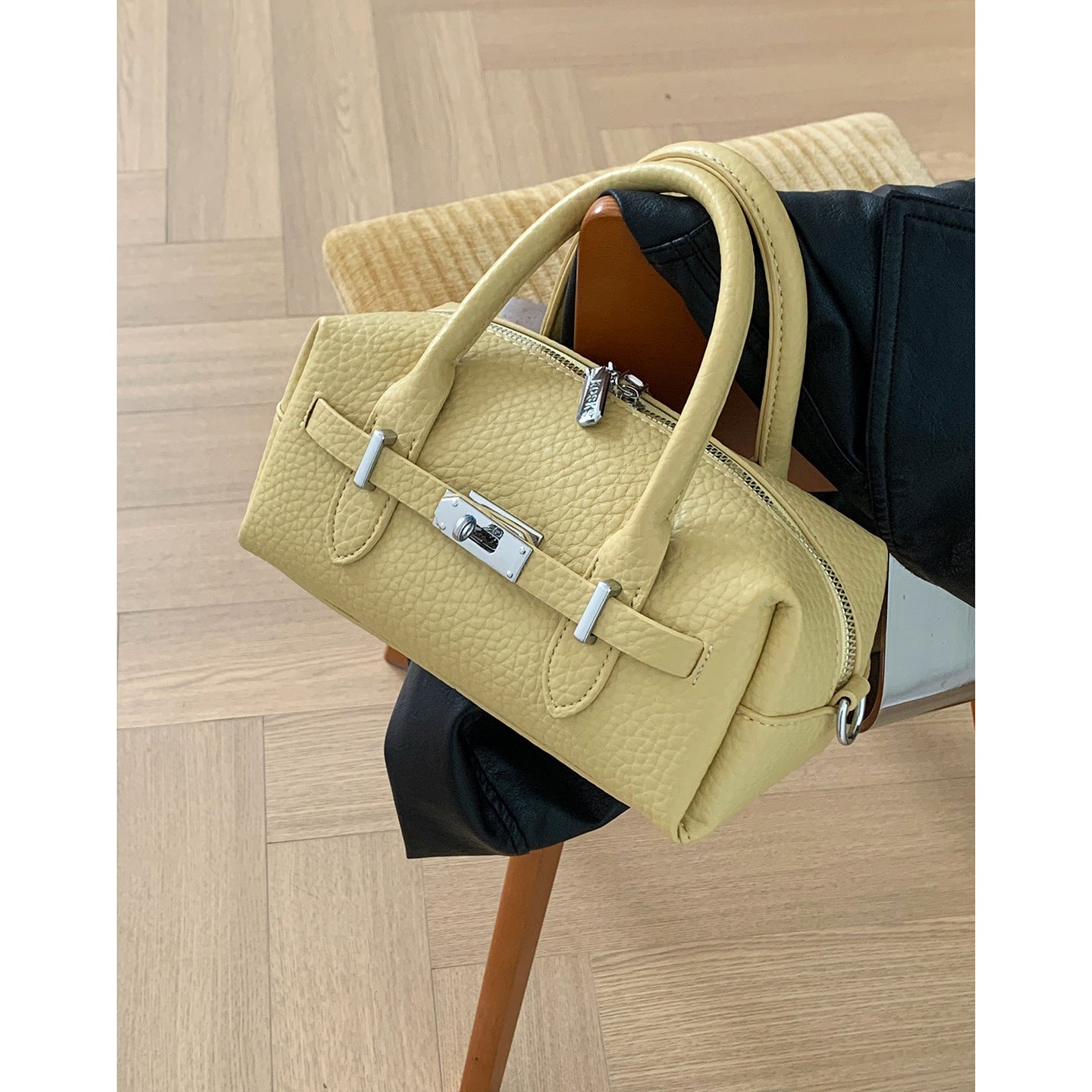 Women's Summer Fashion Carrying Simple Pillow Bags