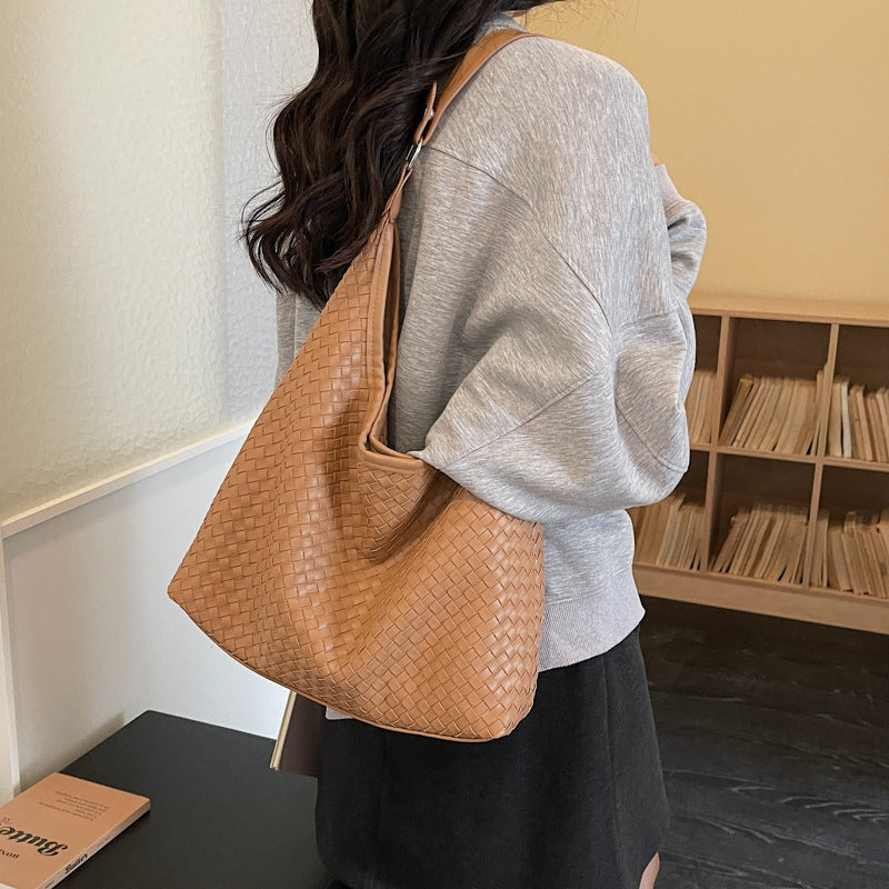 Large Capacity Woven Cross Body Wide Straps Fashion Commuter Women's Shoulder Bag