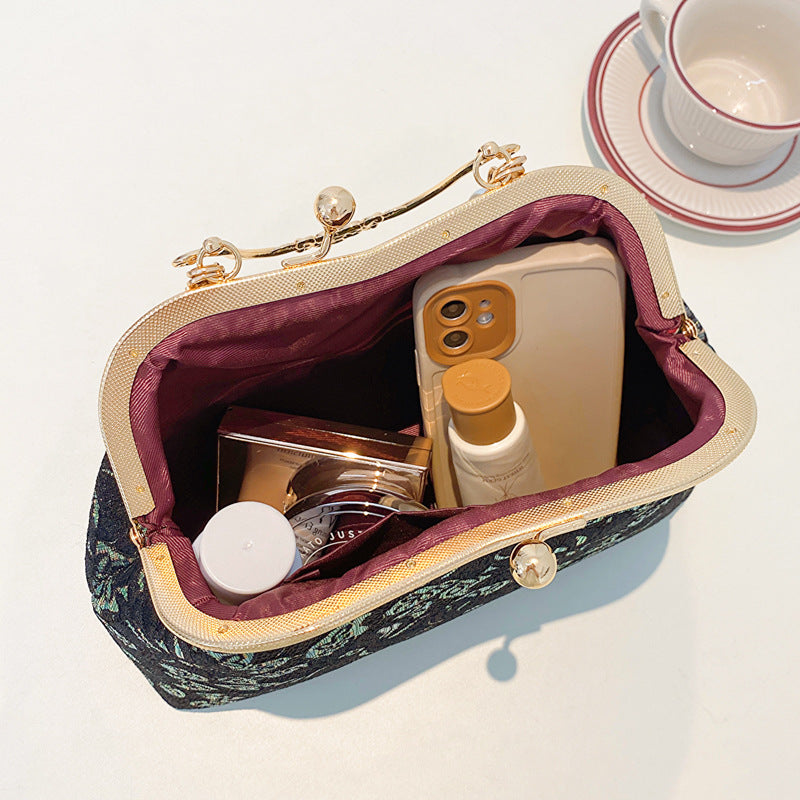 Style Embroidery Female Pearl Chain Super Coin Purses