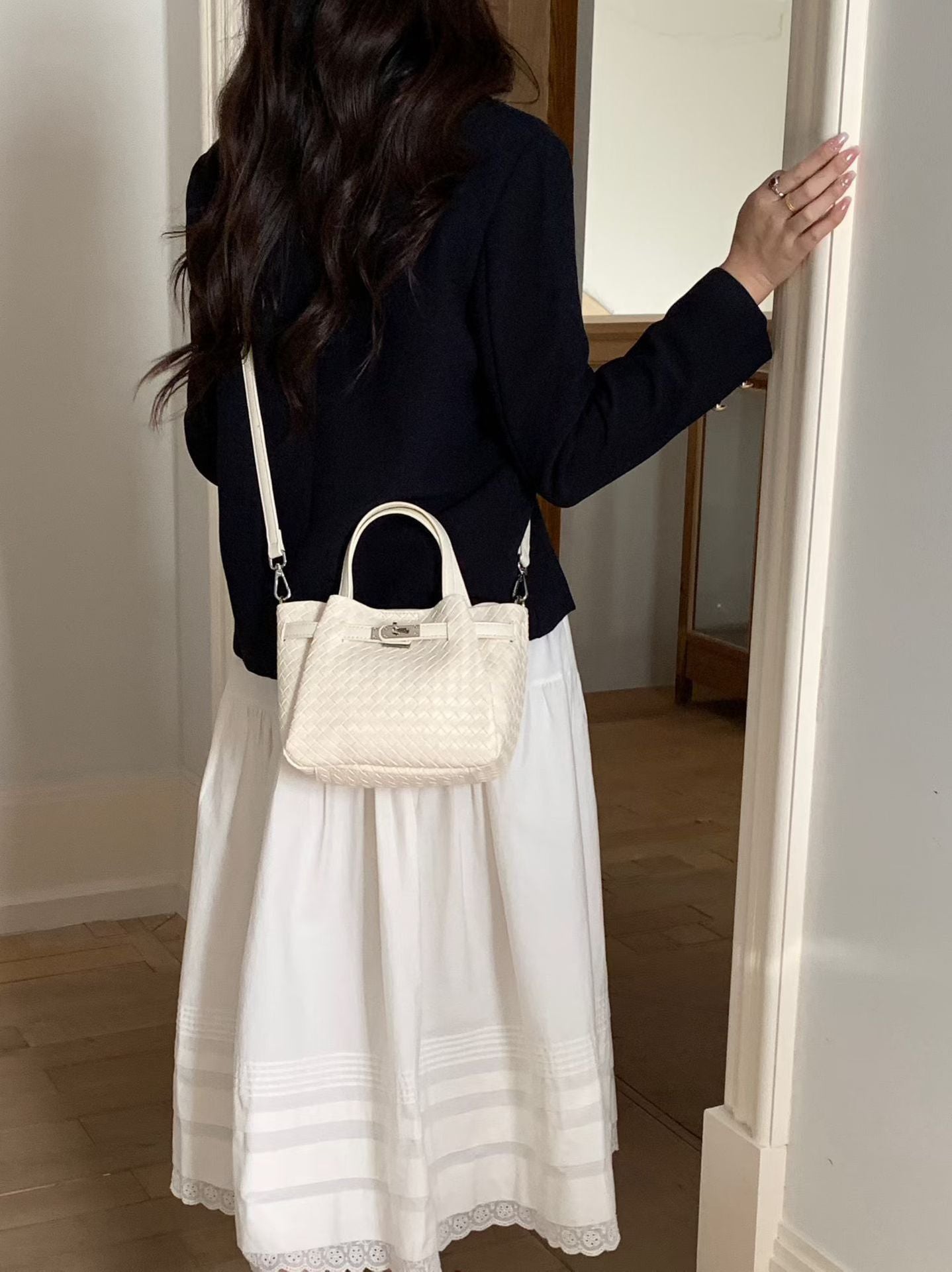Women's Vintage Woven Pattern Hand Carrying Fashion Women's Handbag