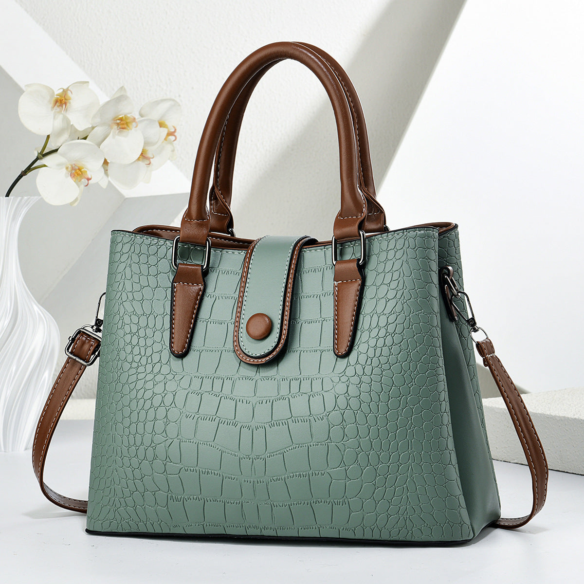 Women's Fashionable Winter Large Capacity Fashion Women's Handbag