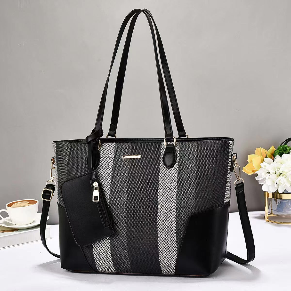 Women's Niche High-grade Large Capacity Commuting Women's Handbag