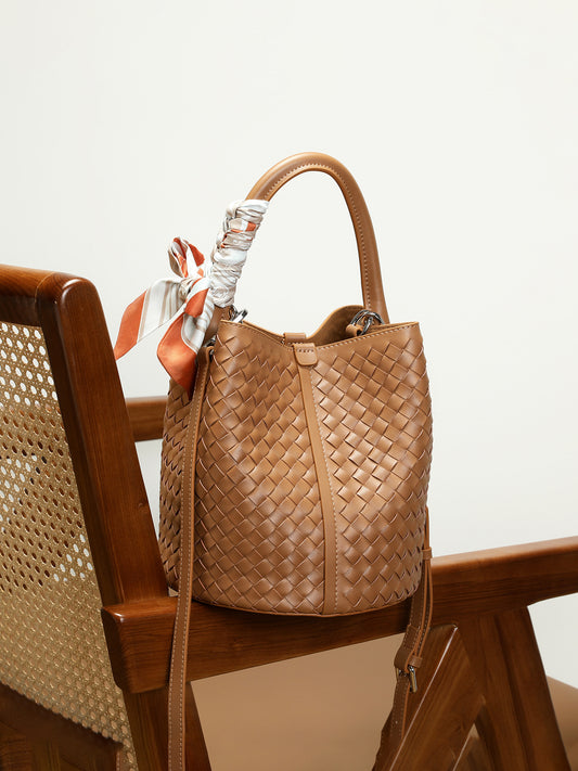 Women's Retro High-grade Authentic Weave Large Capacity Portable Vegetable Women's Leather Bag