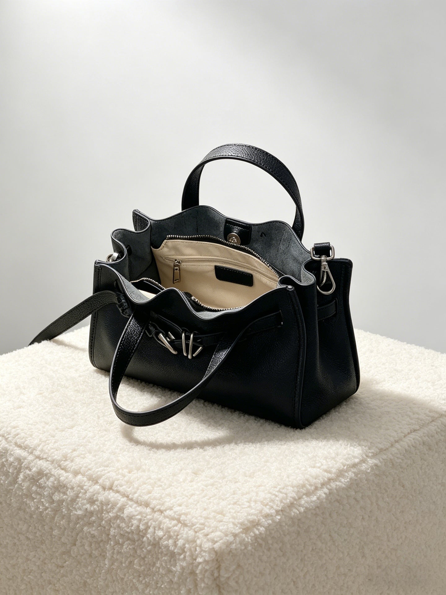 Women's Genuine Leather Commuter Design Large Capacity Tote Bag