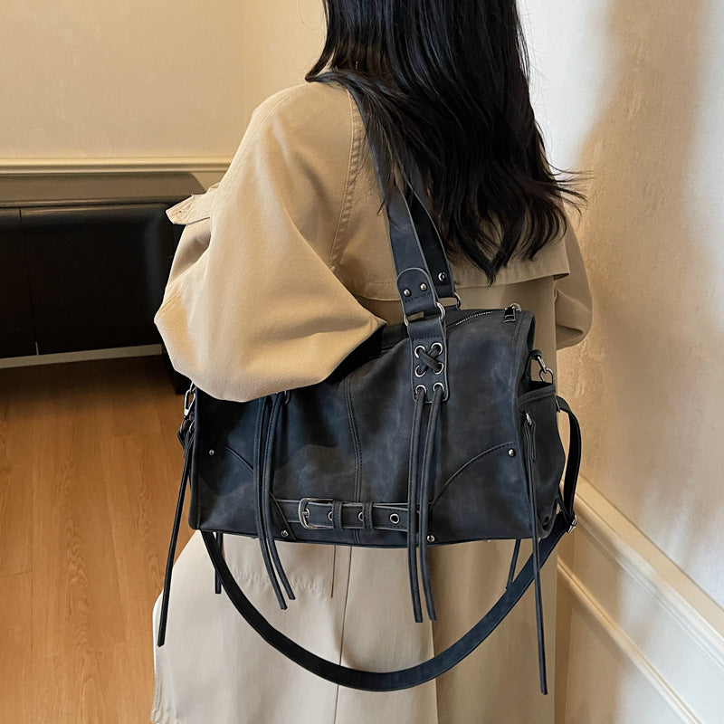 Women's Retro Fashion Commuter Large Capacity Simple Niche Pillow Tote Bag