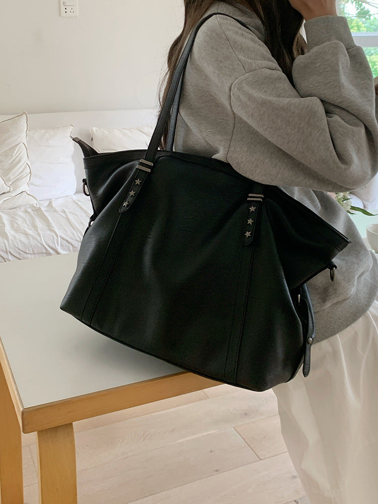 Women's Capacity Preppy Style Black Commuter Soft Leather Women's Shoulder Bag