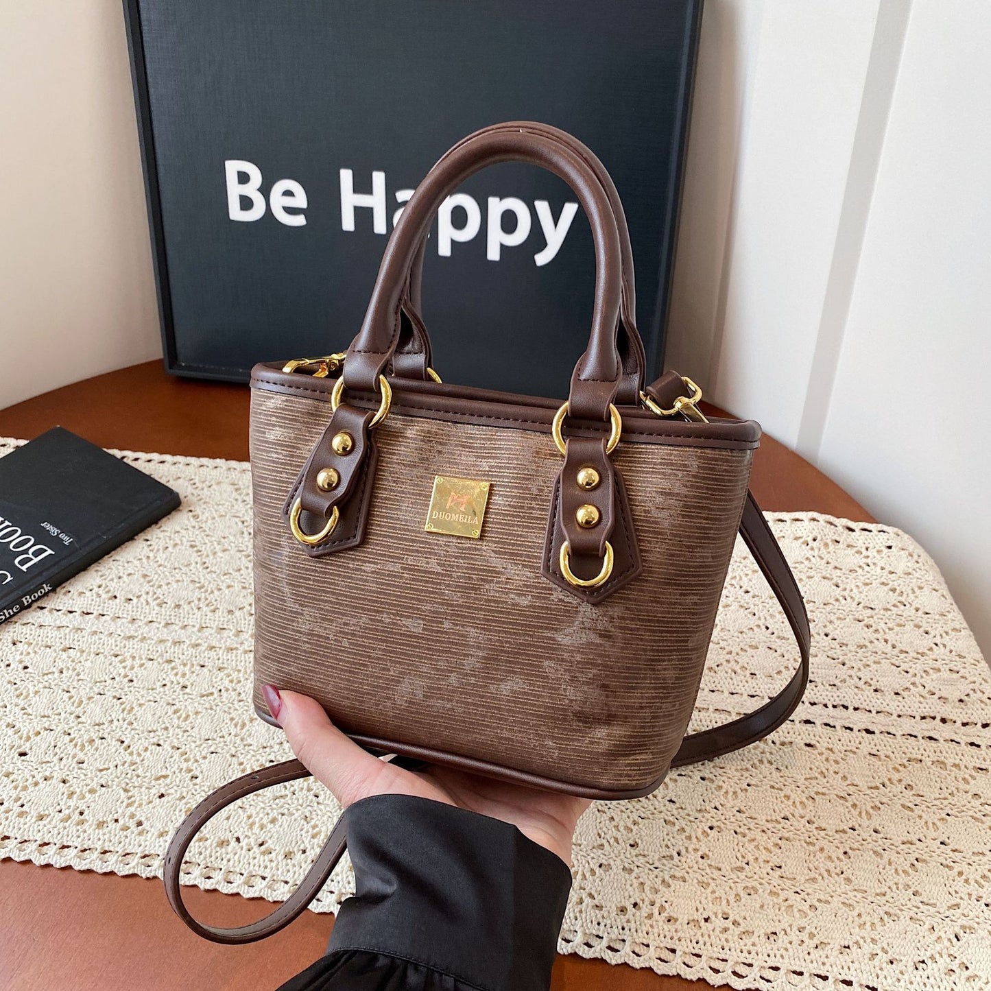 Women's High Quality Fashion Pop Commuter Portable Women's Shoulder Bag