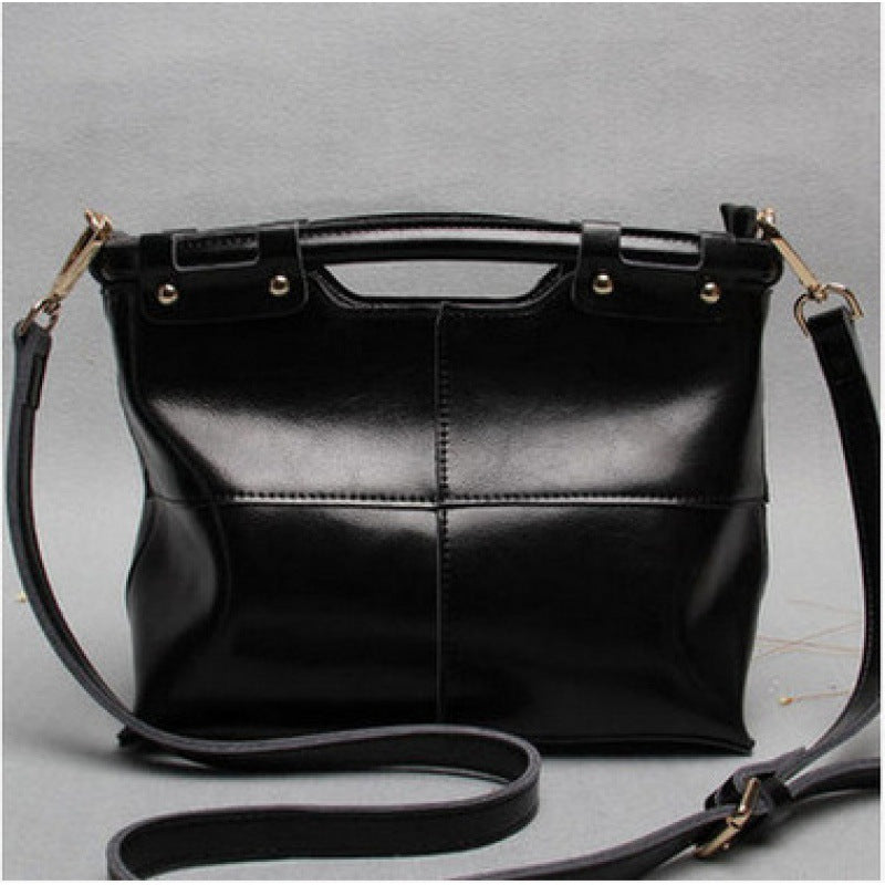 Women's Original Ecology Cowhide Leather Single Rivet Women's Shoulder Bag