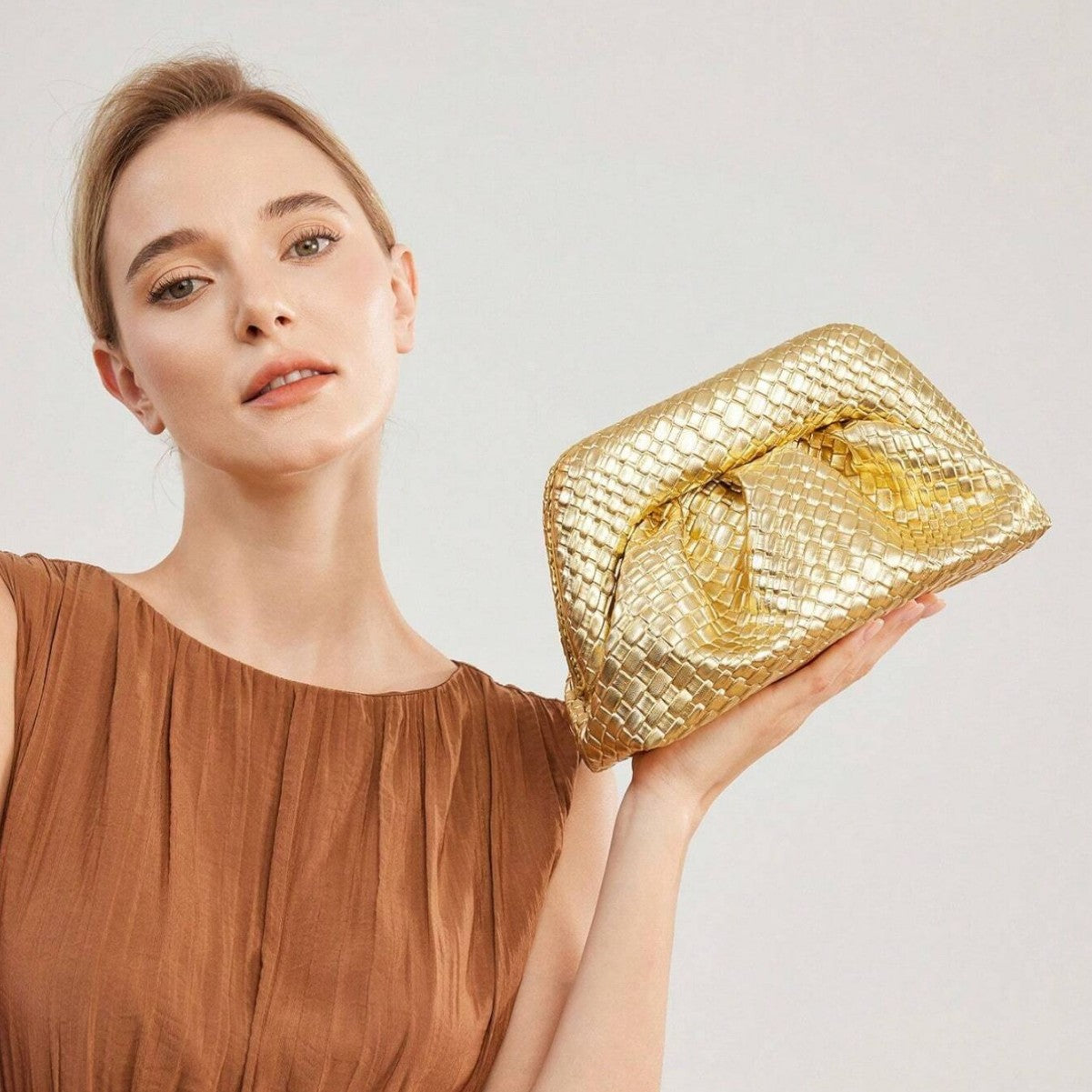 Women's Pleated Fashion Dinner Metallic Shiny Simple Women's Clutch