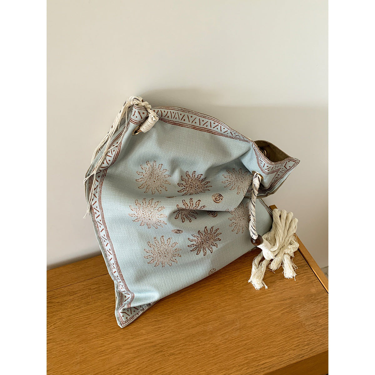 Women's Bohemian Vacation Large Capacity Handmade Linen Woven Niche Design Women's Shoulder Bag