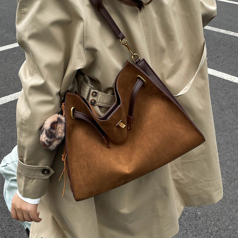 Women's Trendy Large Capacity Commuting Fashion High-grade Tote Bags