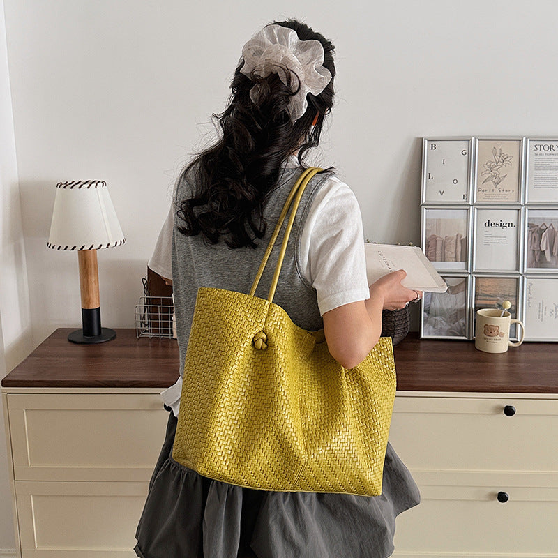 Women's Korean Style Retro Large Capacity Underarm Western Woven Women's Shoulder Bag