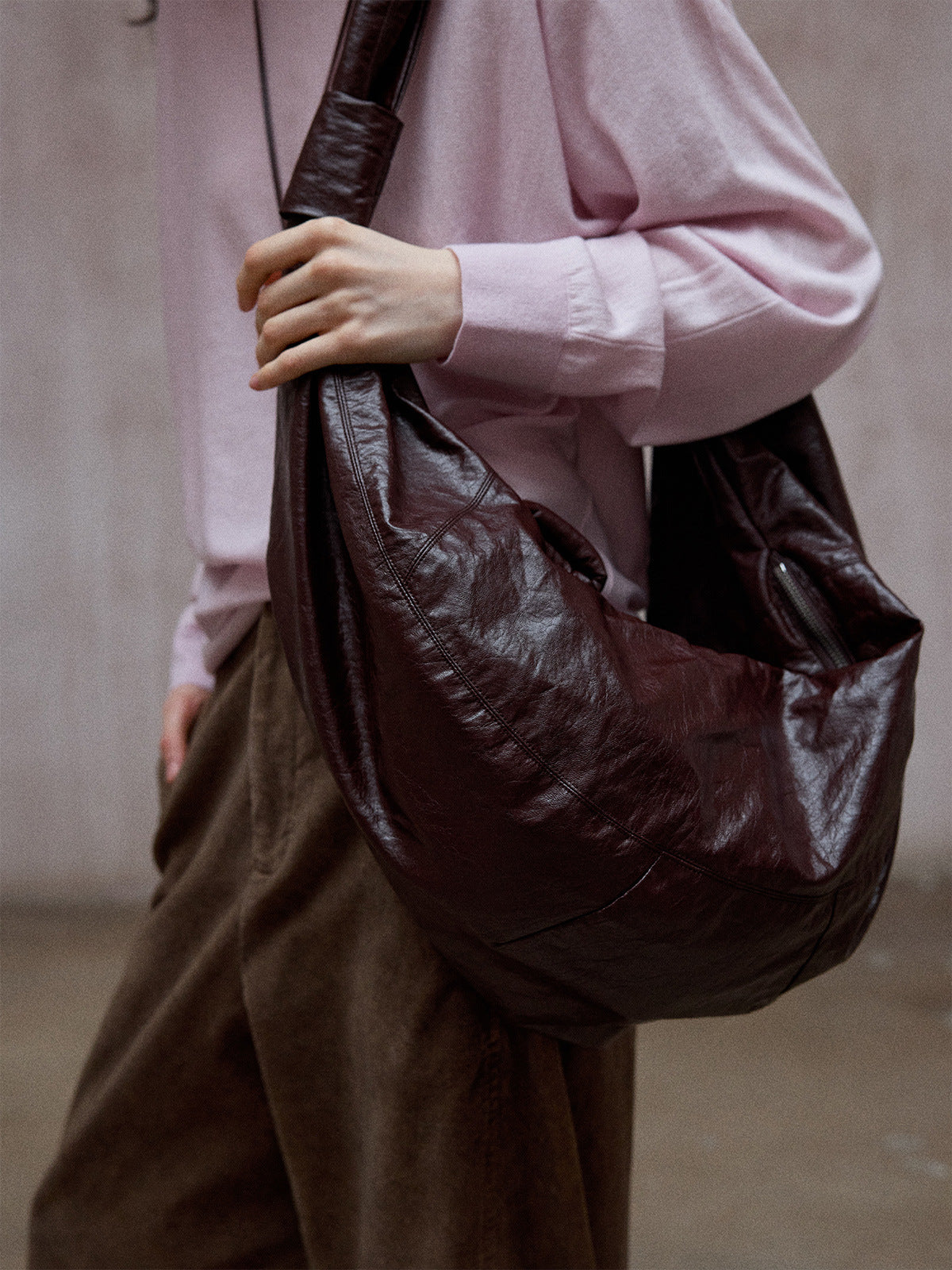 Women's Color Soft Paper Oil Wax Leather Everyday Joker Commuter Tribute Bags