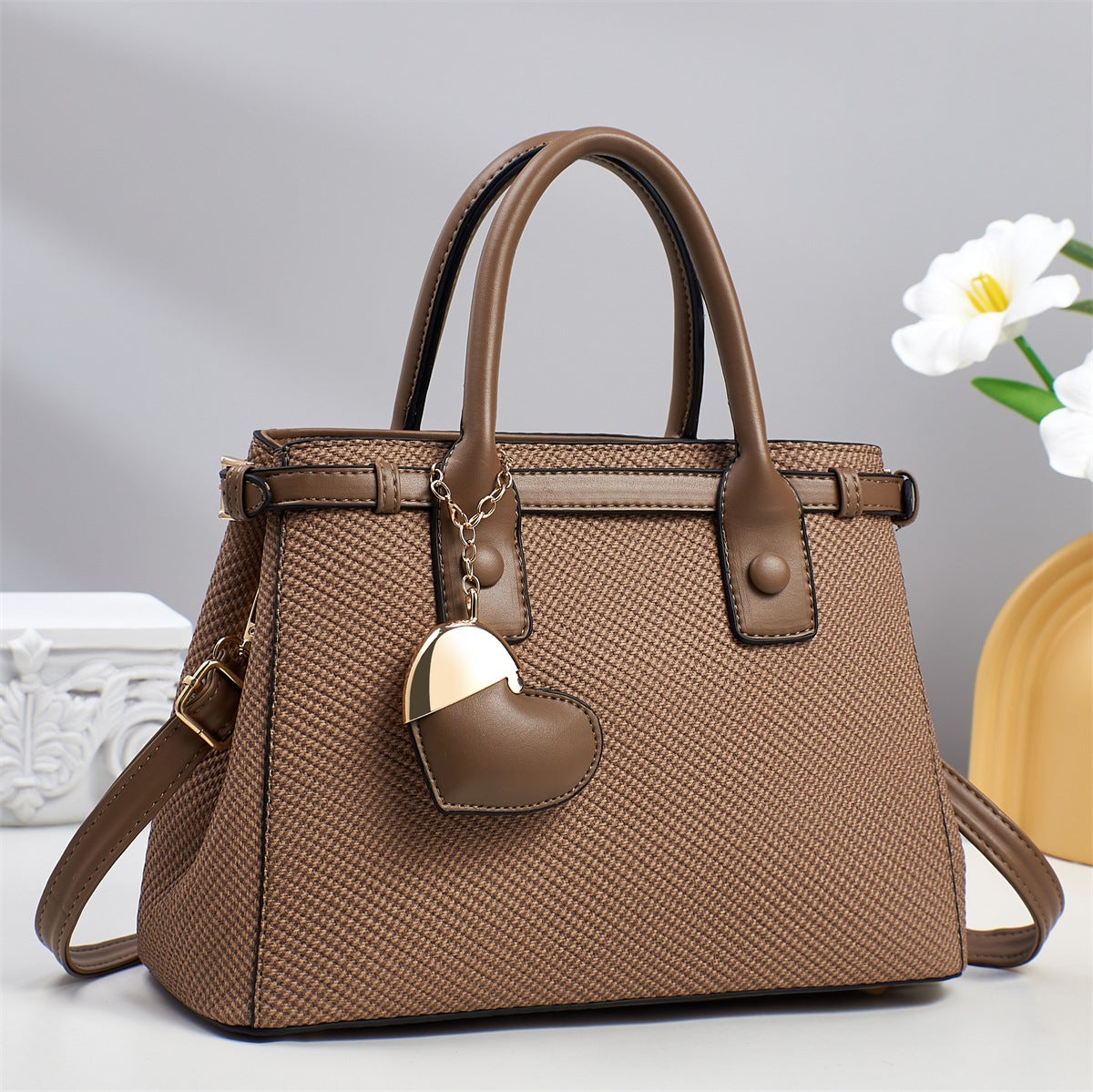 Women's Classic Popular Fashionable Trend Western Style High-grade Large Capacity Women's Handbag