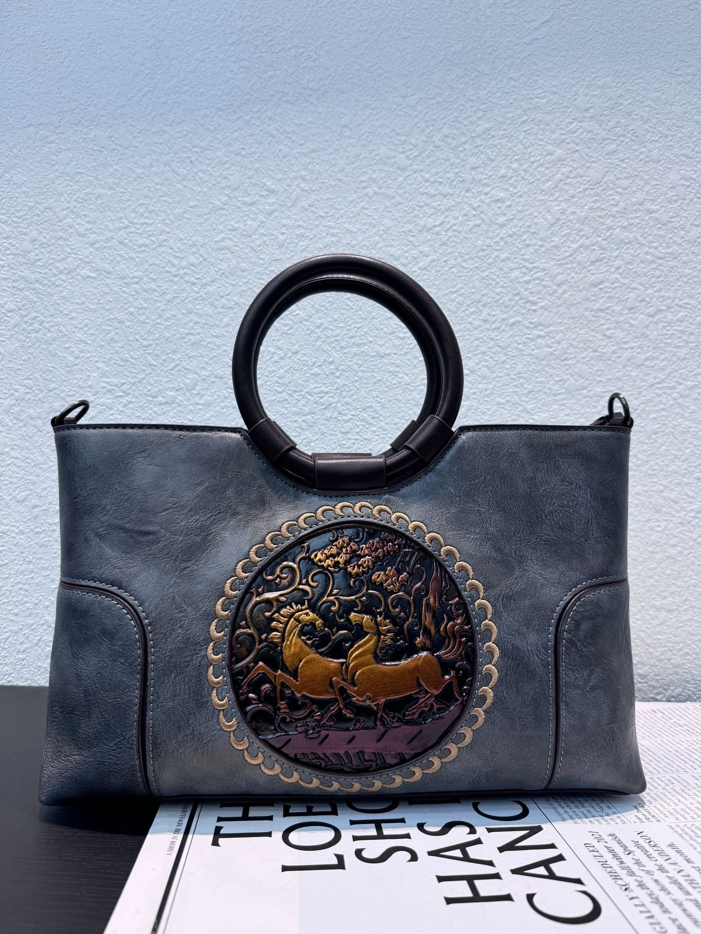 Women's Style National Texture Large Capacity Embossed Women's Shoulder Bag