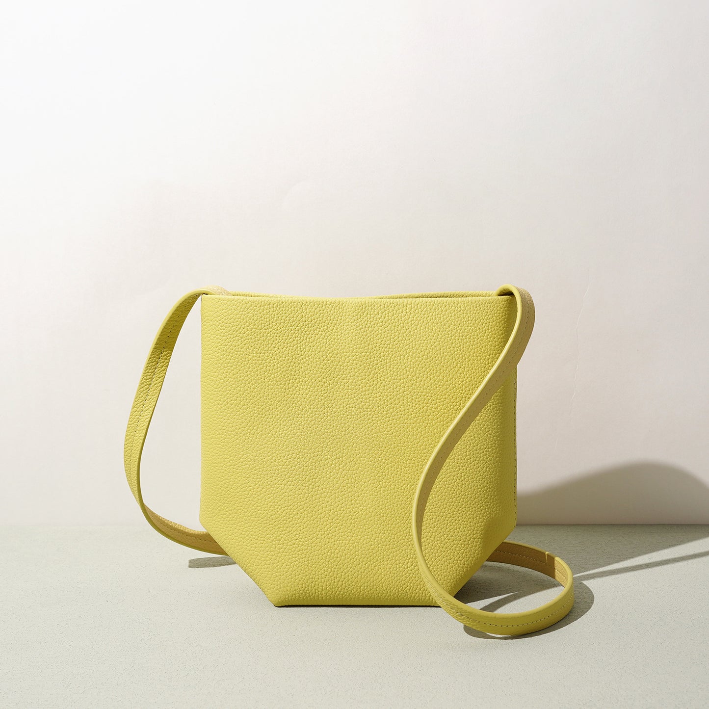 Women's Korean Simple Mobile Genuine Leather Minimalist Women's Shoulder Bag