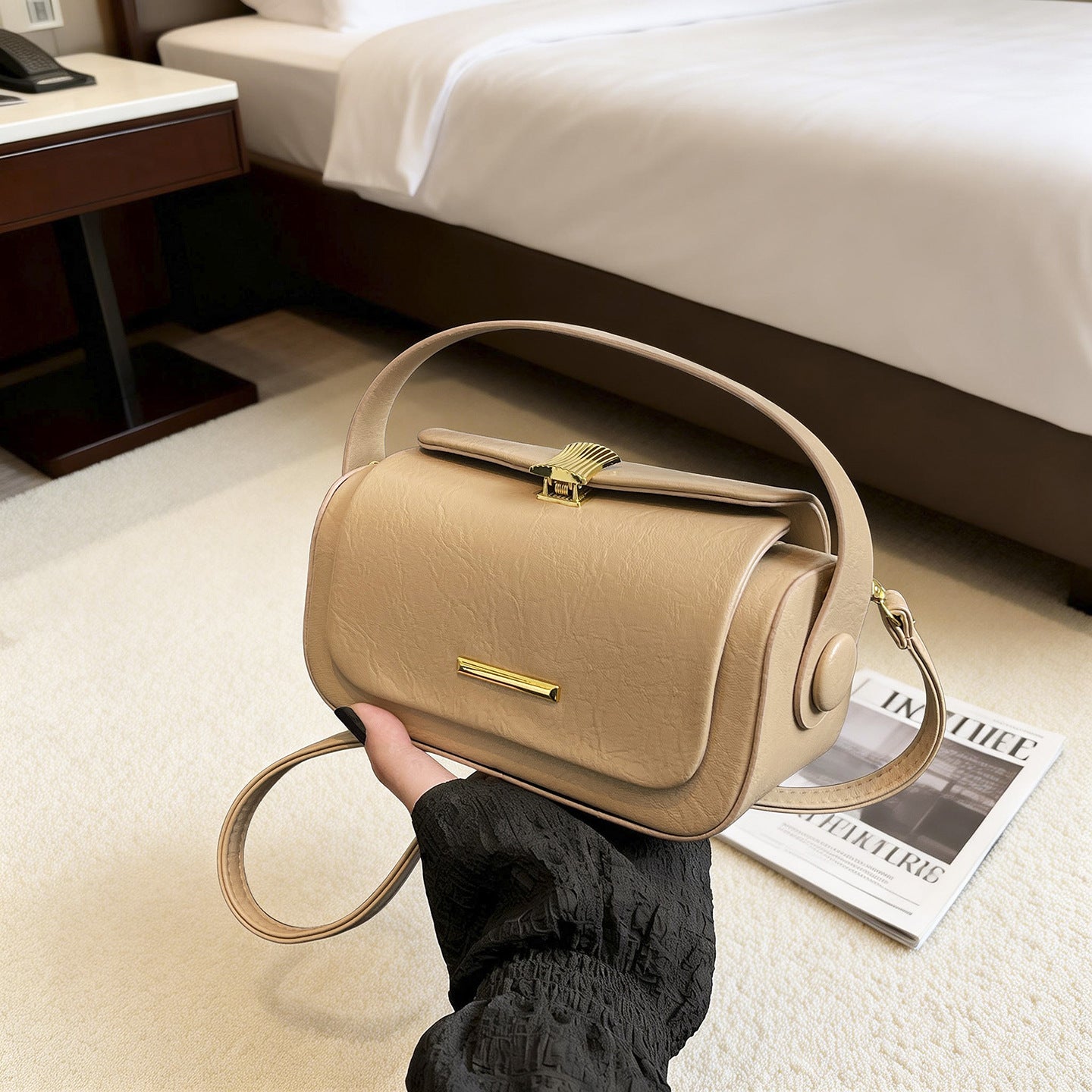 Women's High-grade Niche Portable Baguette Spring Trendy Women's Messenger Bag