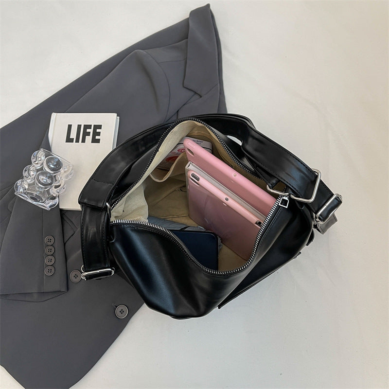 Women's Large Capacity Simple Western Style Trendy Bags