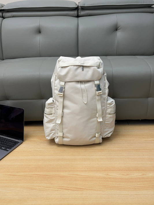Beautiful High Quality Large Capacity Computer Leisure Backpack