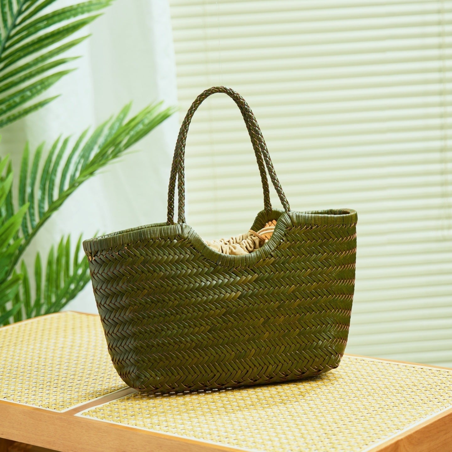 Women's Retro Woven Authentic Leather Weave Vegetable Women's Handbag