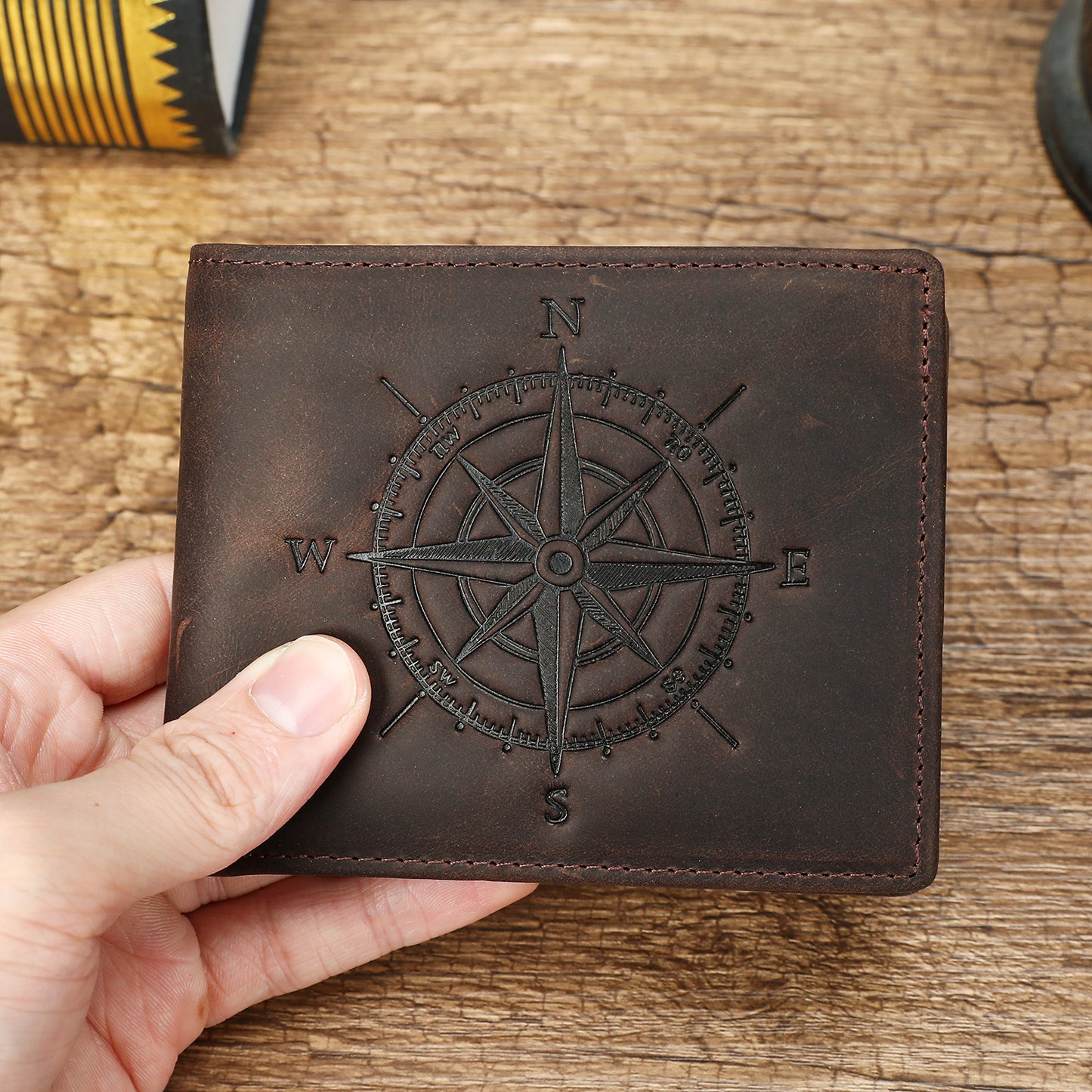 Men's Retro Crazy Horse Leather Fashion Compass Men's Wallet