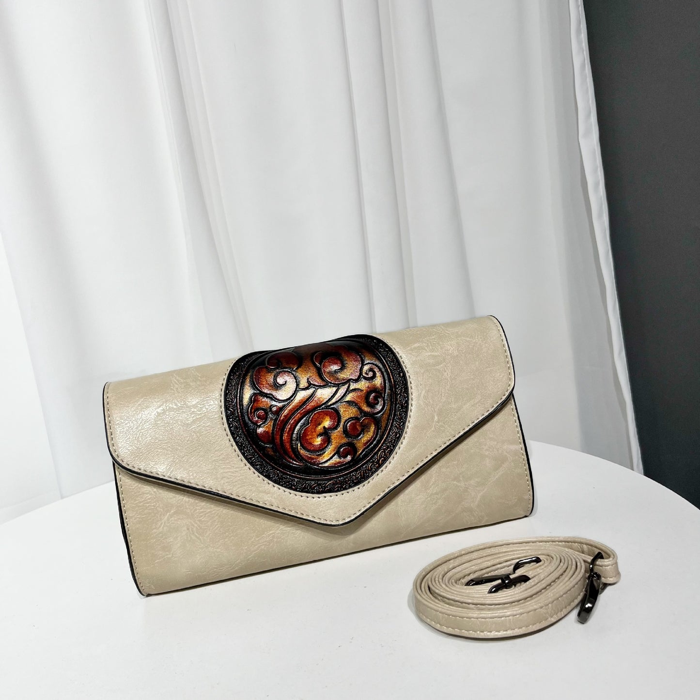 Women's Retro Ethnic Style Leather Carving Design Leisure Bags