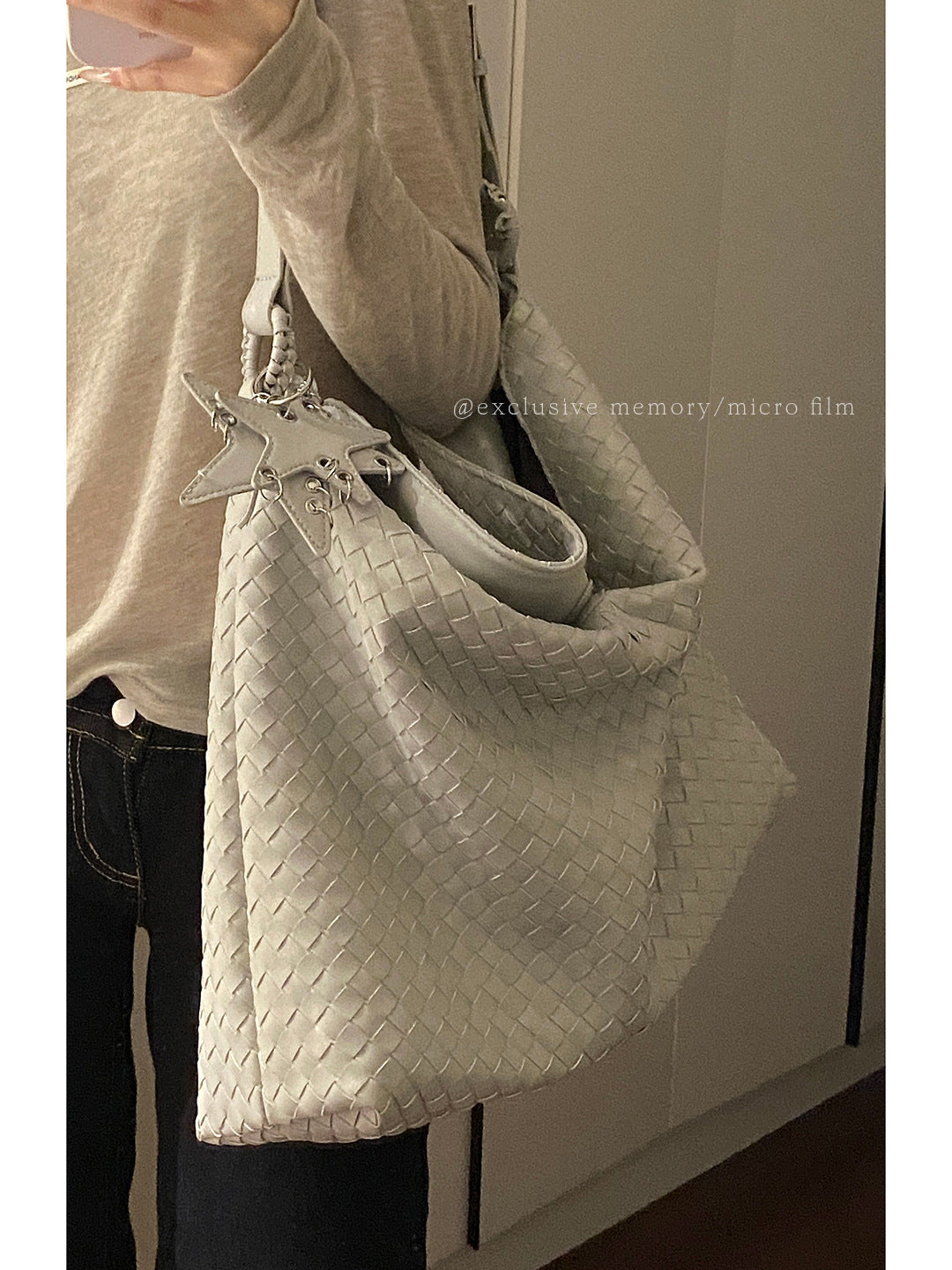 Women's Korean Underarm Commuter Simple Woven Tote Bag