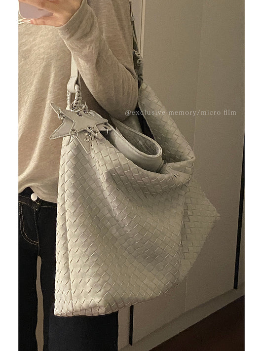 Women's Korean Underarm Commuter Simple Woven Tote Bag