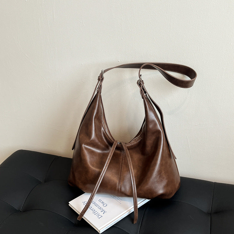 Cool Women's Retro Large Capacity Underarm Women's Shoulder Bag