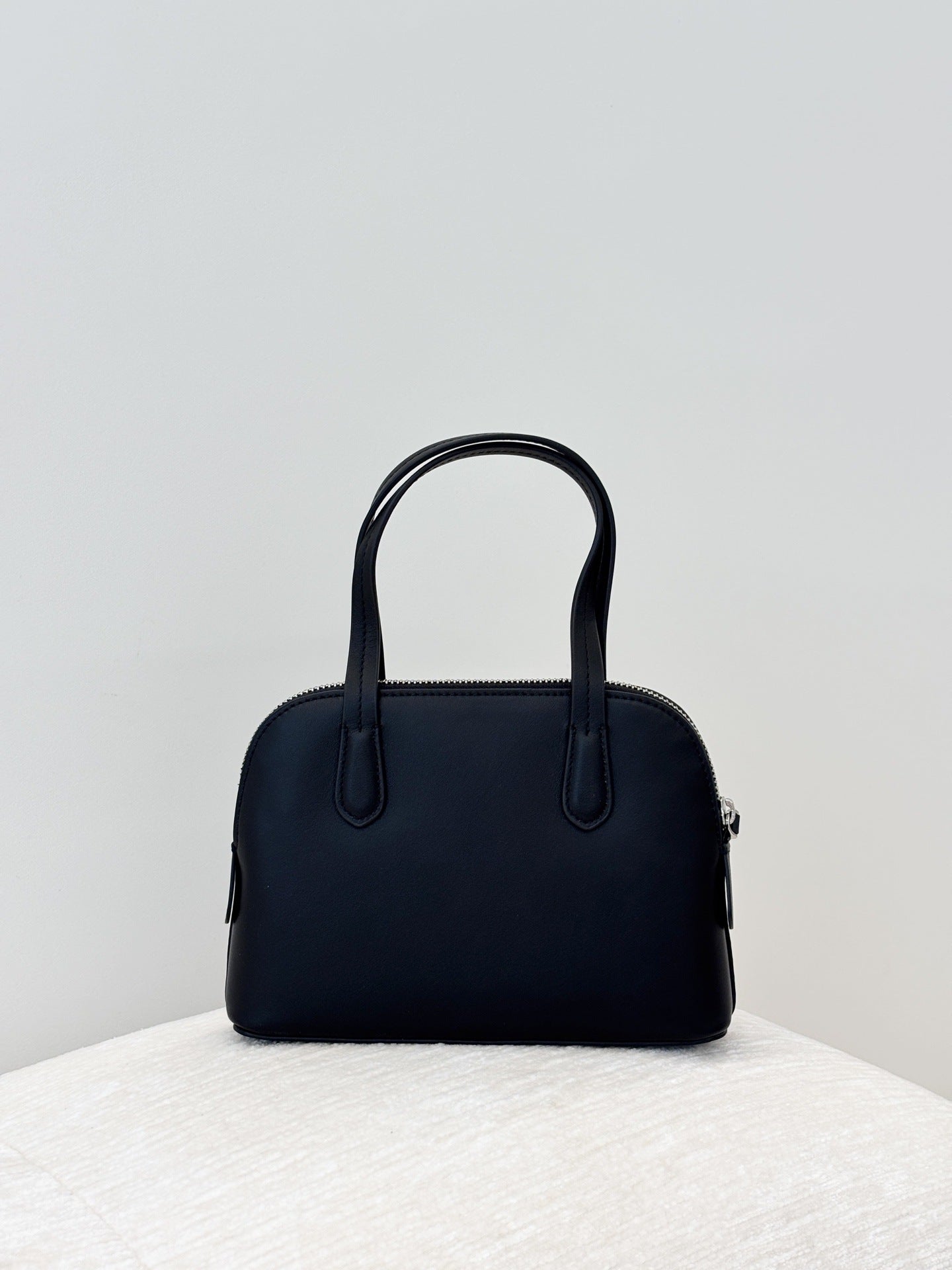 Female Niche Authentic Leather Sheepskin Shell Portable Commuter Bags