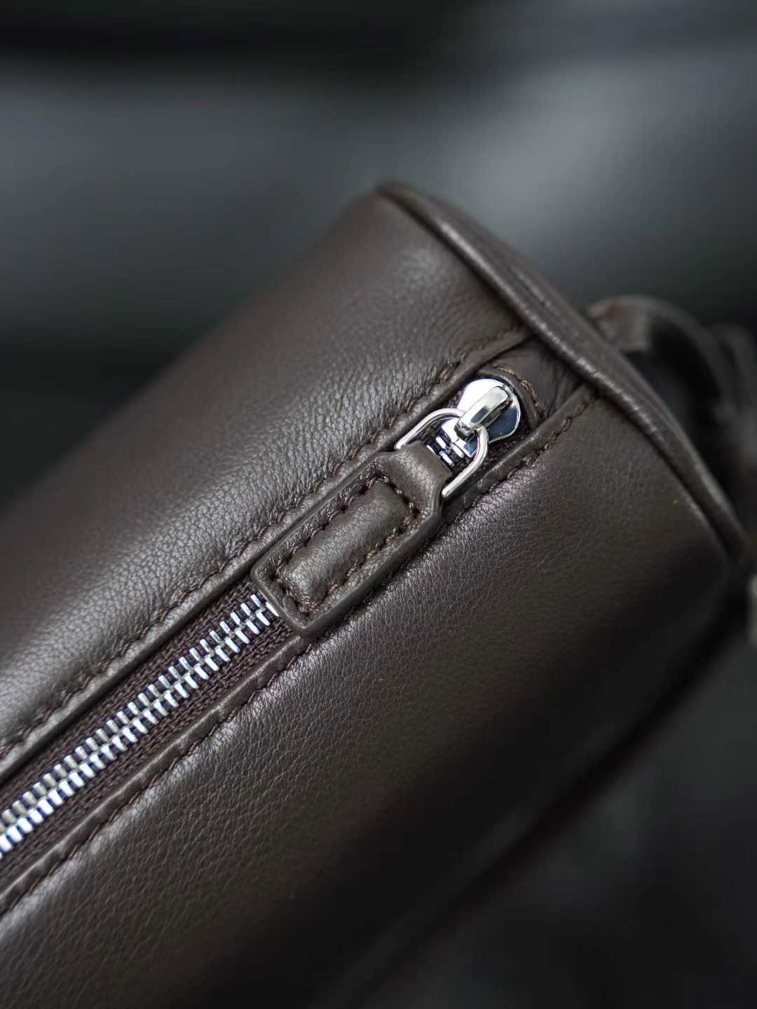 Women's First Layer Cowhide Pencil Message Simple Women's Leather Bag