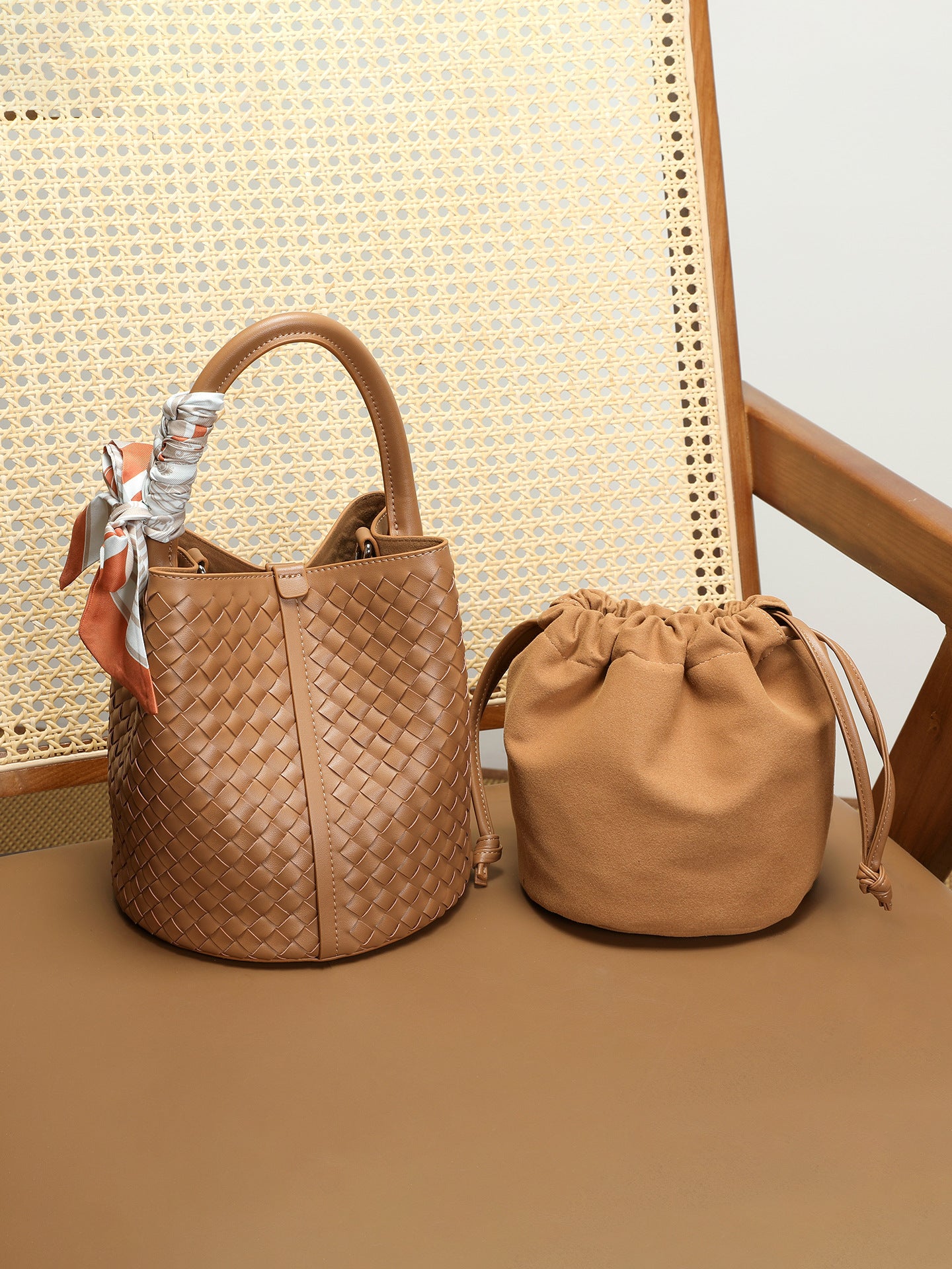 Women's Retro High-grade Authentic Weave Large Capacity Portable Vegetable Women's Leather Bag