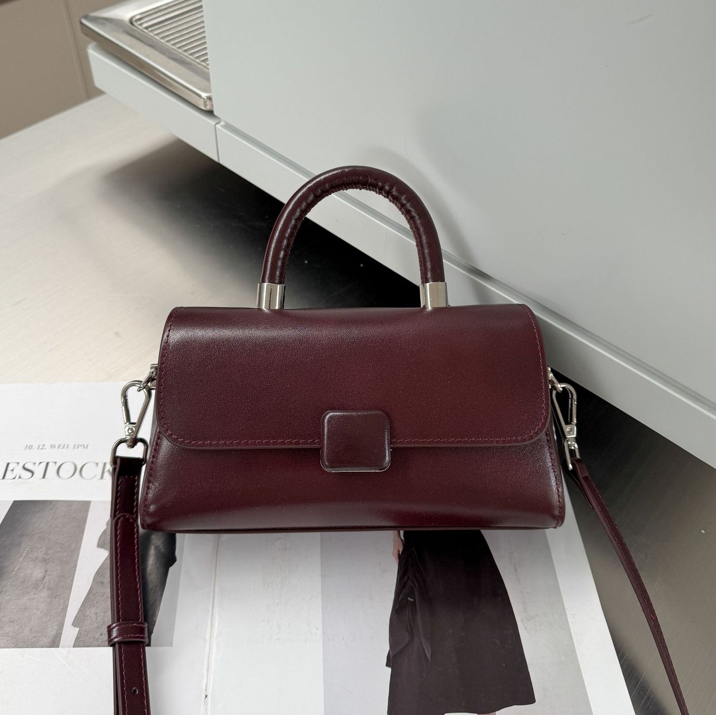 Women's Leather Portable Solid Color First Layer Cowhide Personality Fashion Korean Women's Messenger Bag