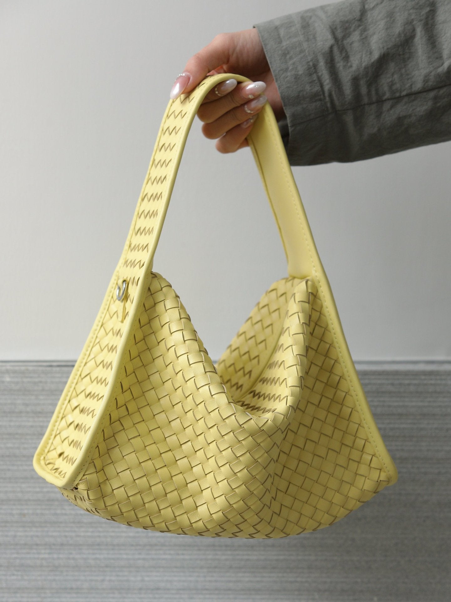 Sheepskin Triangle French Simplicity Loose Woven Underarm Bag