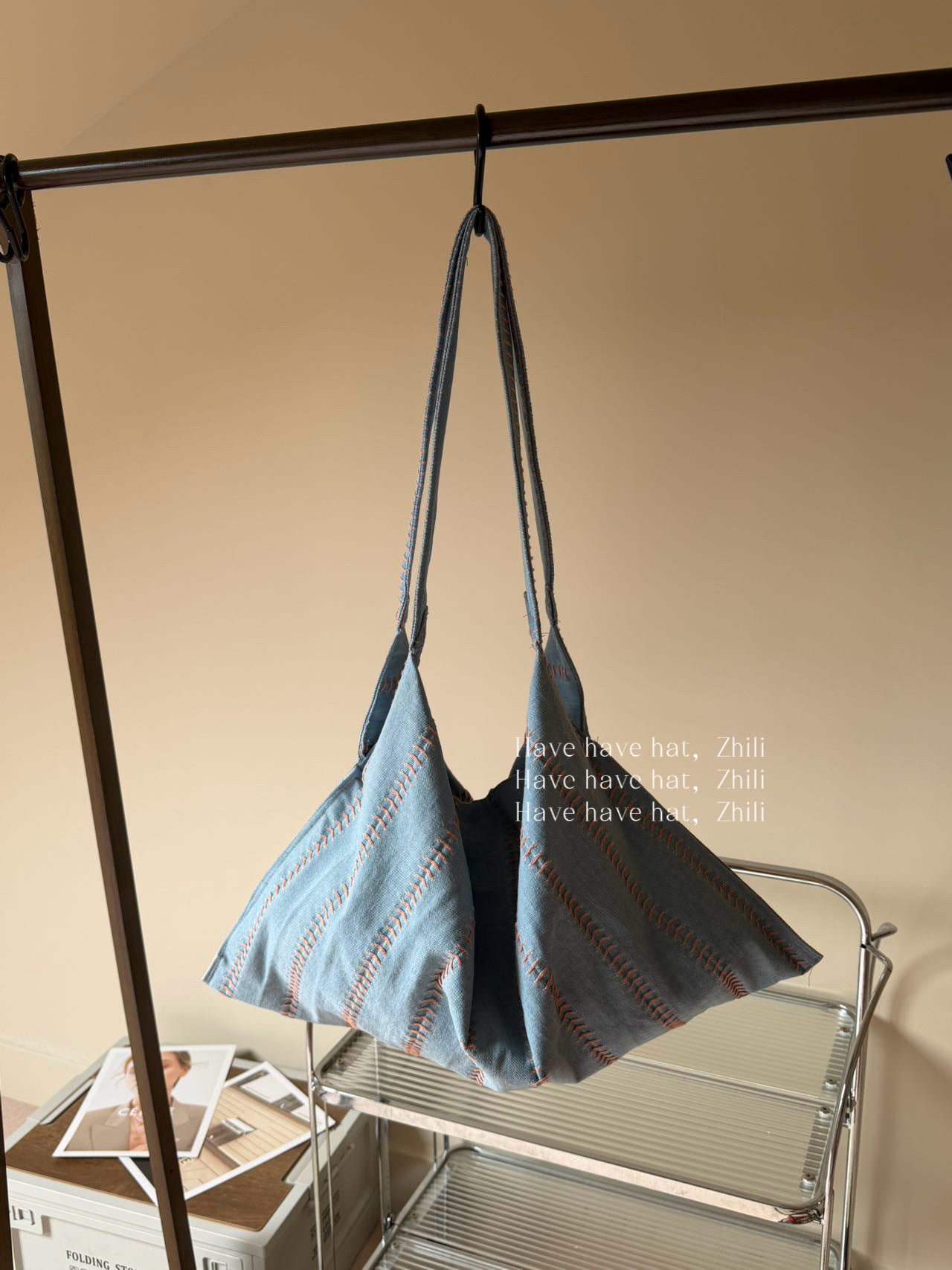 Women's Idle Style Washed Denim Retro Large Capacity Leisure Commute Bags