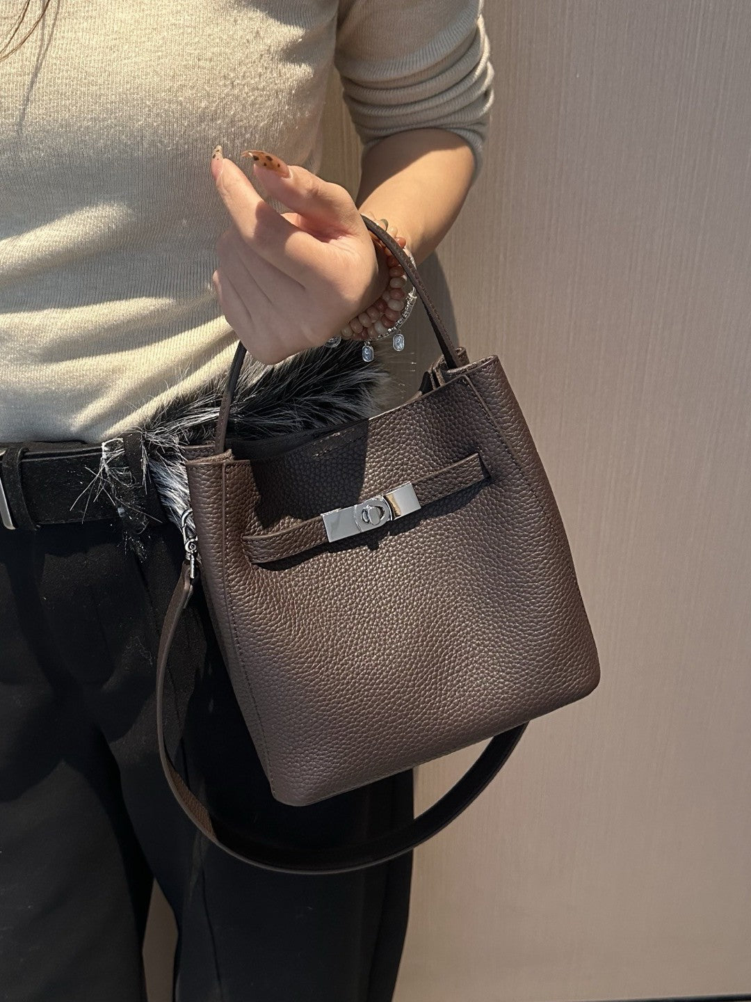 Women's Simple Portable Cowhide Lychee Pattern Carrying Vegetable Bucket Bags