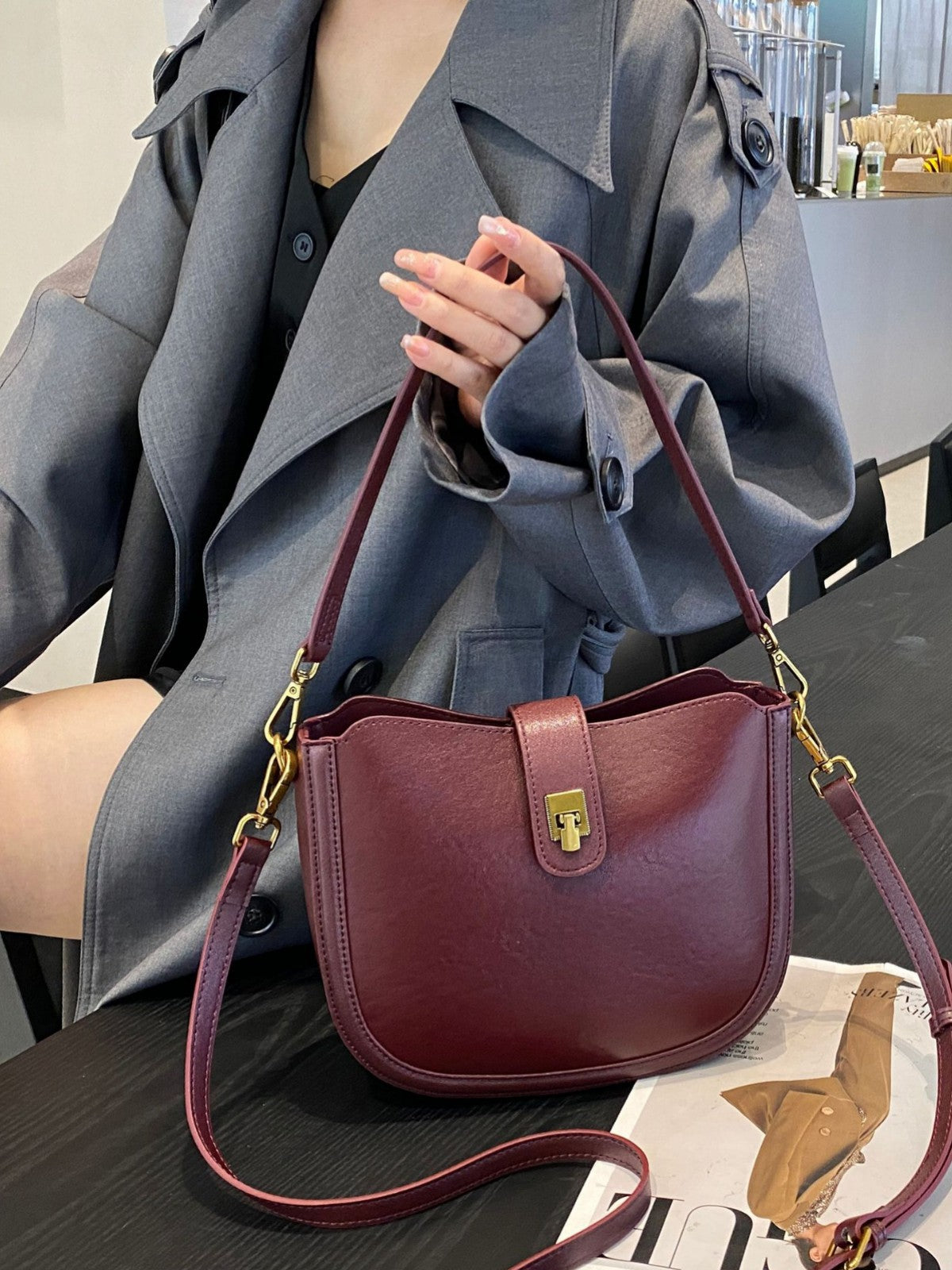 Women's Tanned Leather Cowhide Simple Lady's Fashionable Practical Women's Shoulder Bag