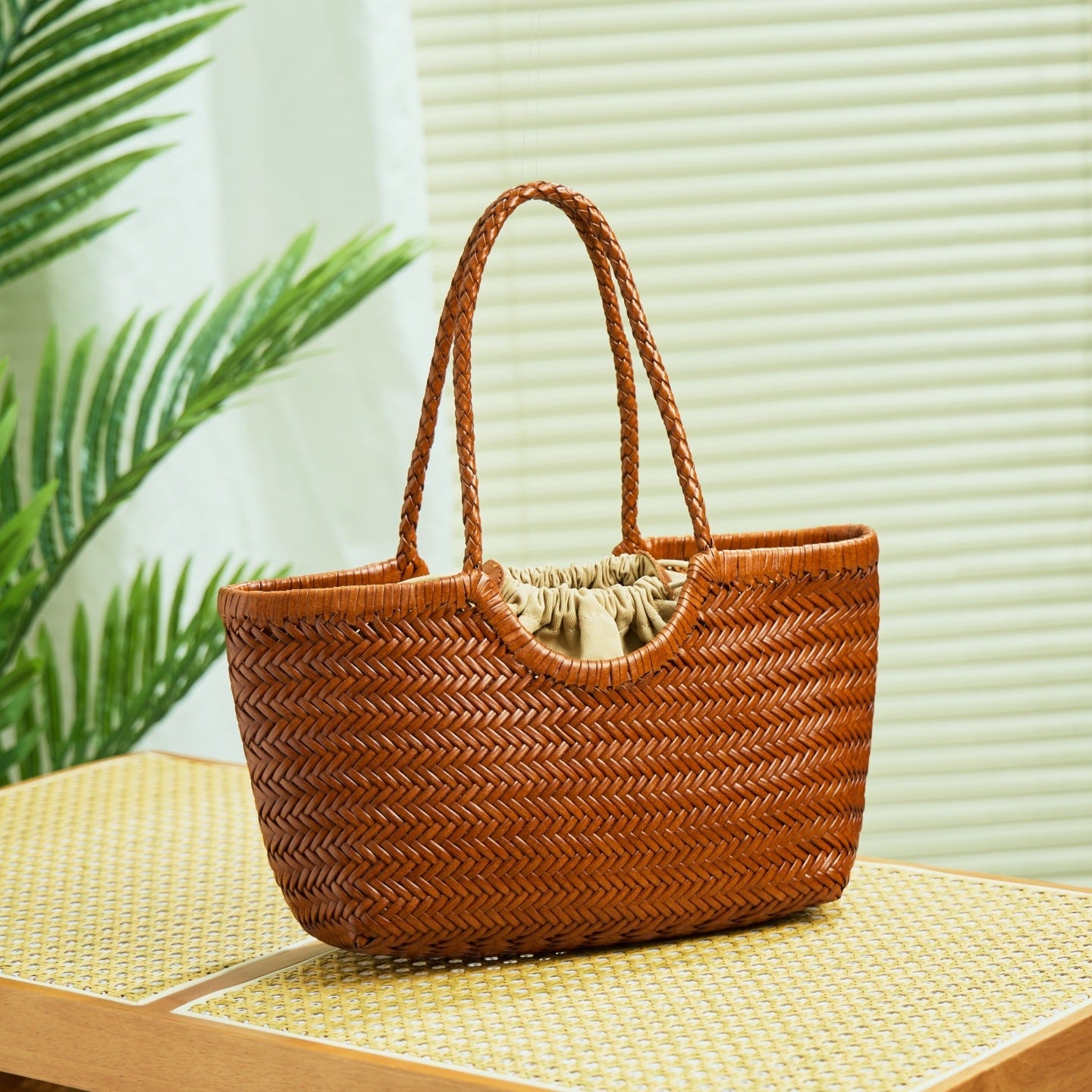 Women's Retro Woven Authentic Leather Weave Vegetable Women's Handbag
