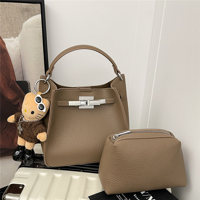 Women's Niche High-grade Versatile Fashion Retro Capacity Shoulder Bags