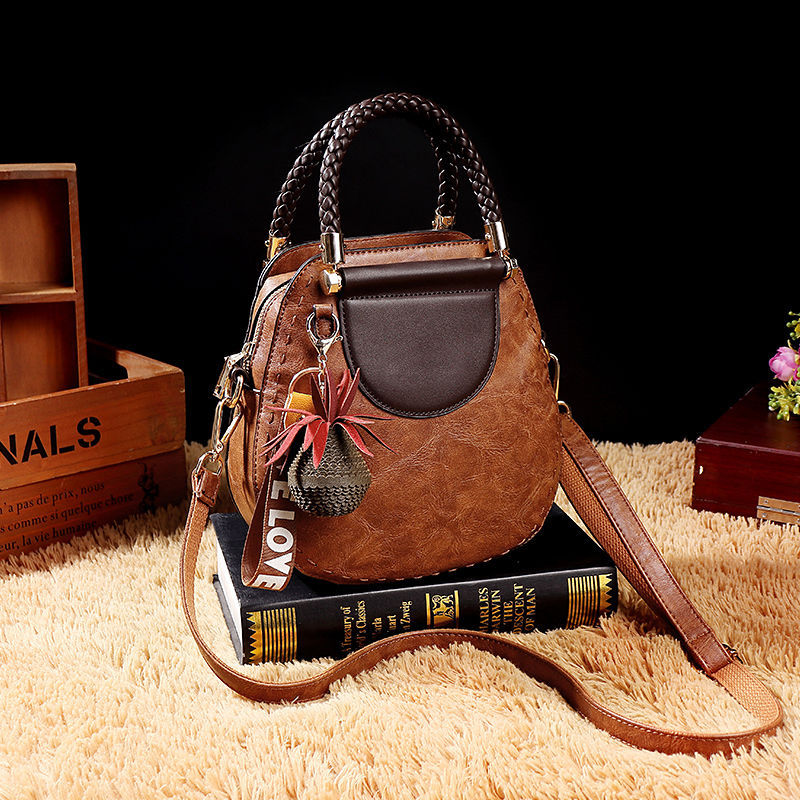 Women's Style Retro Fashion Personalized Woven Textured Women's Handbag