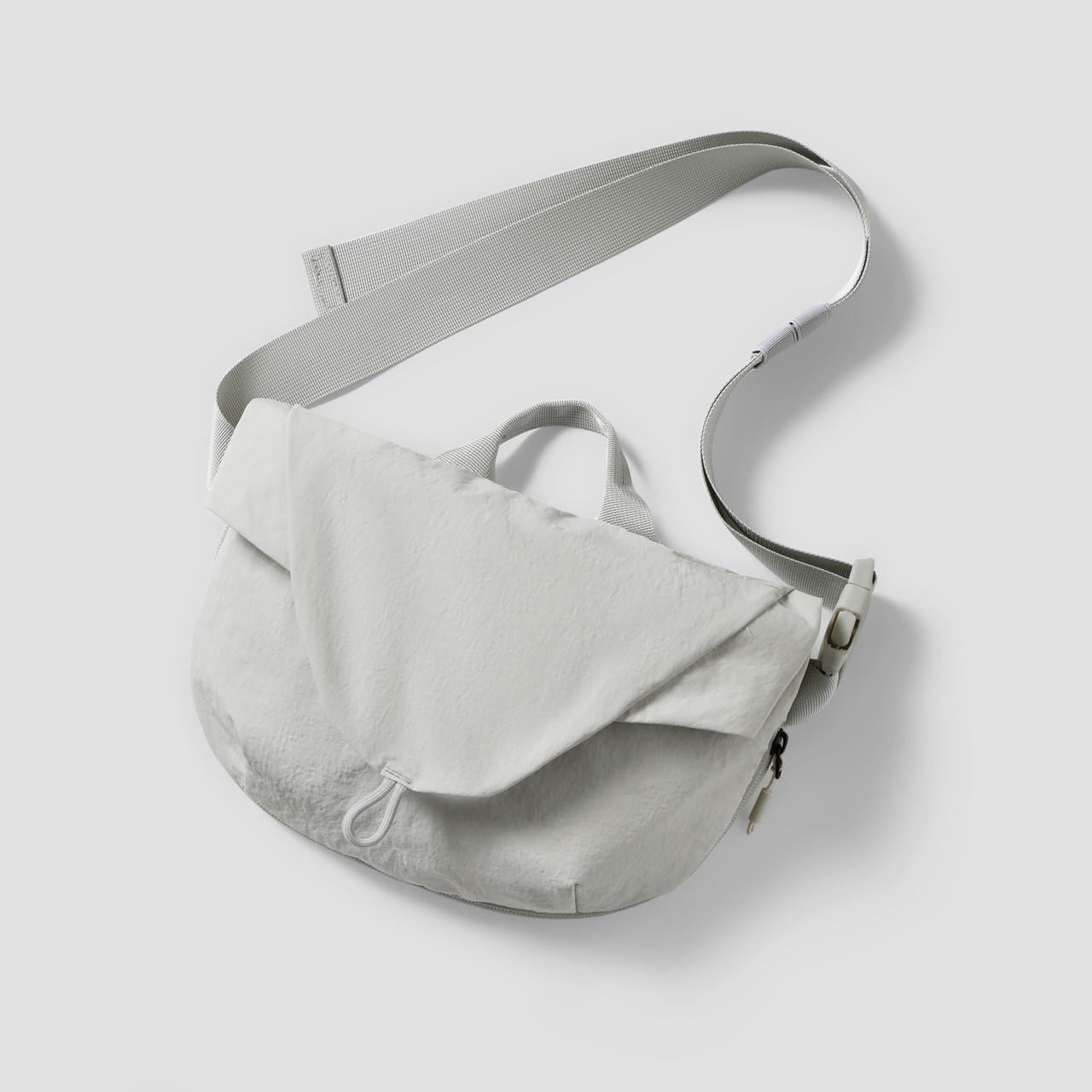 Leisure Style Lightweight Waterproof Couple Nylon Magnetic Suction Men's Chest Bag