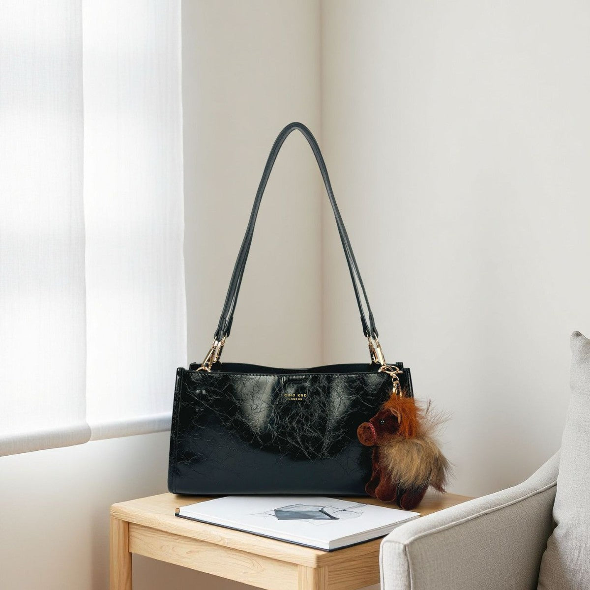 Women's Hand Warmer Cocoa Black For Texture Shoulder Bags