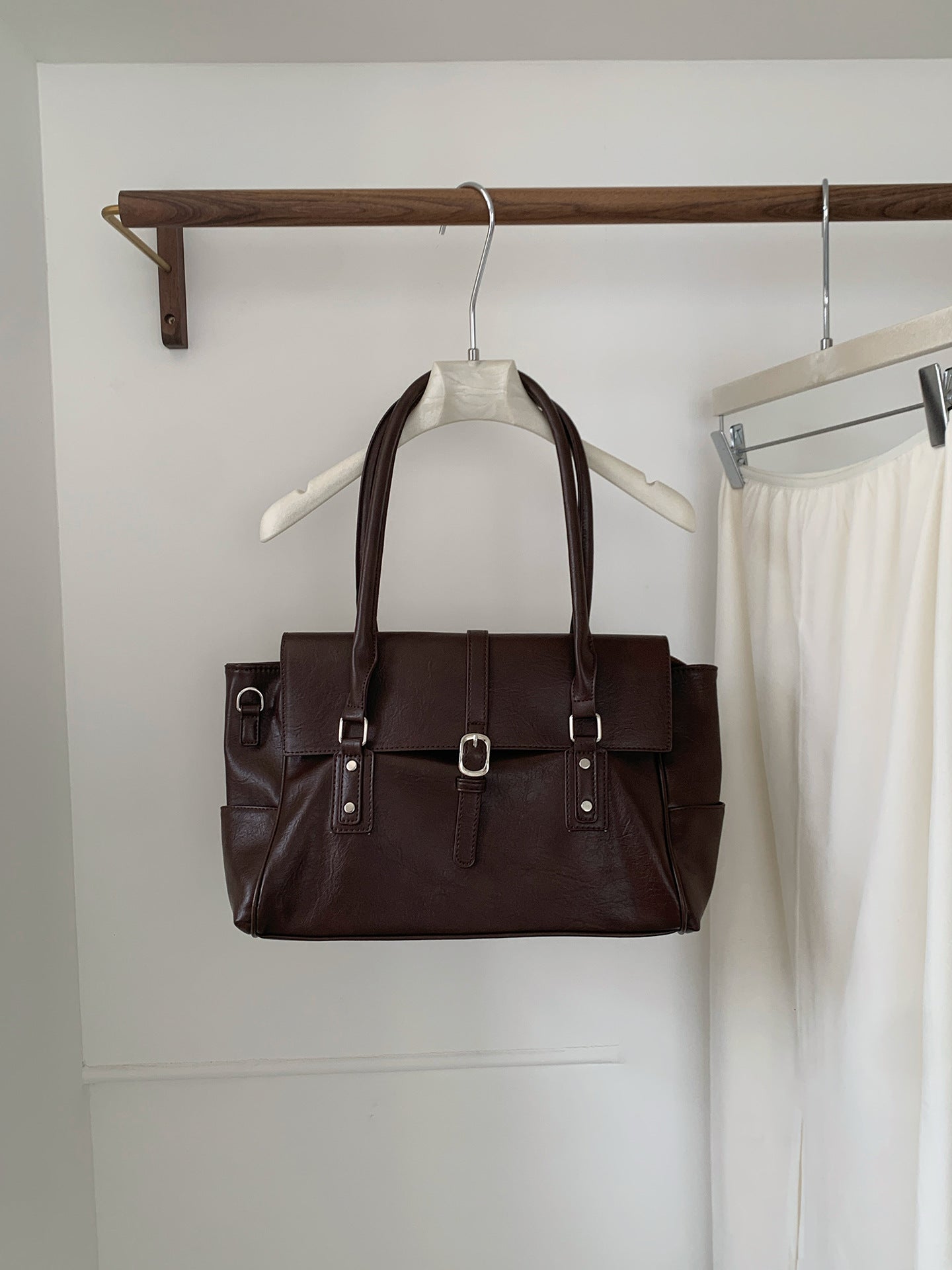 Women's Style Retro Portable Large Capacity Advanced Texture Urban Bags