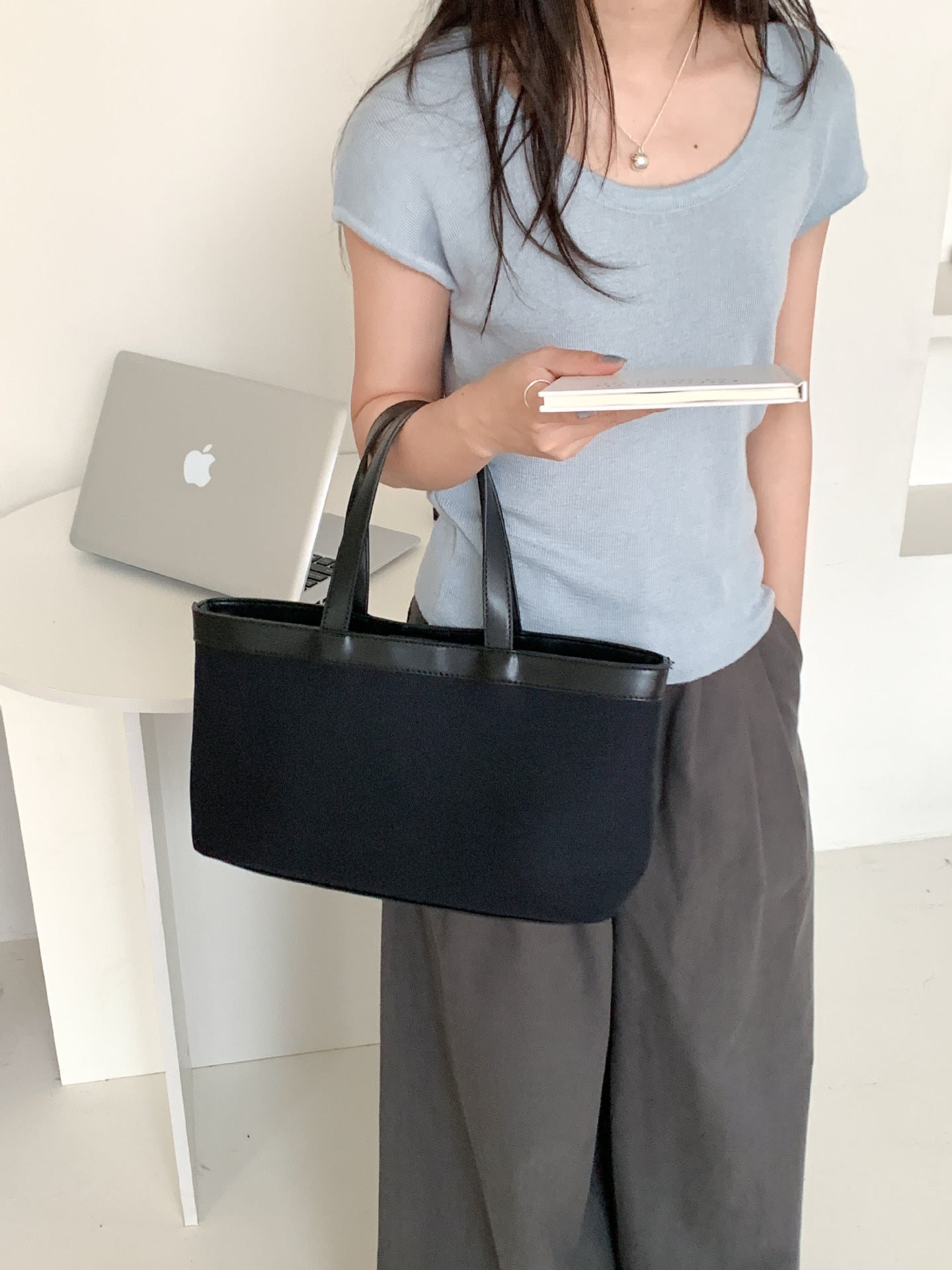 Women's Korean Style Summer Commuter High-grade Large Capacity Design Women's Shoulder Bag