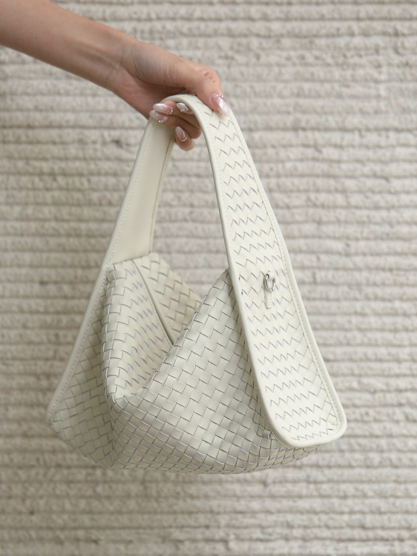 Sheepskin Triangle French Simplicity Loose Woven Underarm Bag